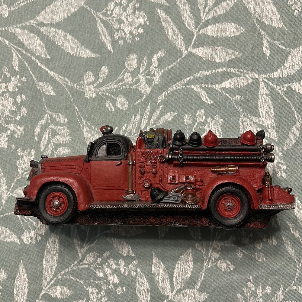 Ceramic DFD fire truck. Popular imports brand
